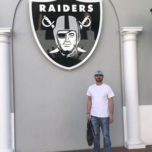 Meet your Posher, Daniel l